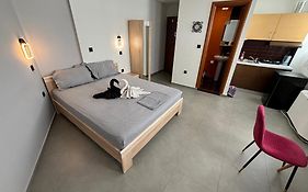 Debbies Rooms 8